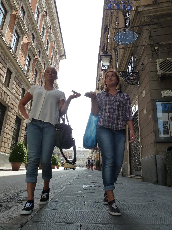 Schickse und Tussi