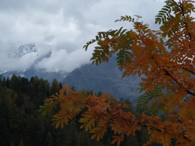 Herbst und Wolken