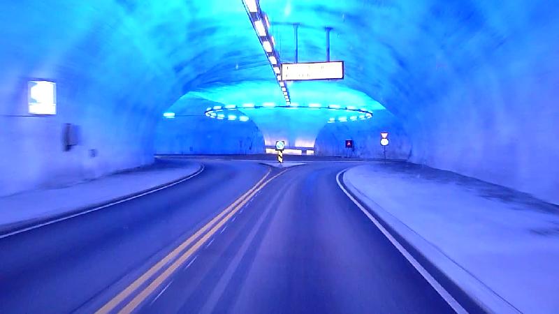 Kreisverkehr im Tunnel