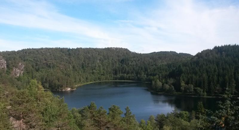 Wasser, Berge, Grn...