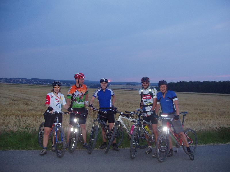 Gruppe mit Sonne