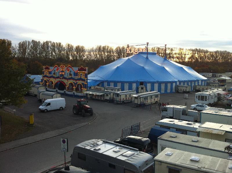 Circus Krone mit Krone
