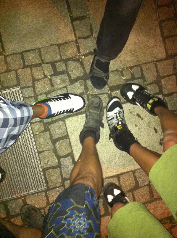 zeigt her Euere Schuhe