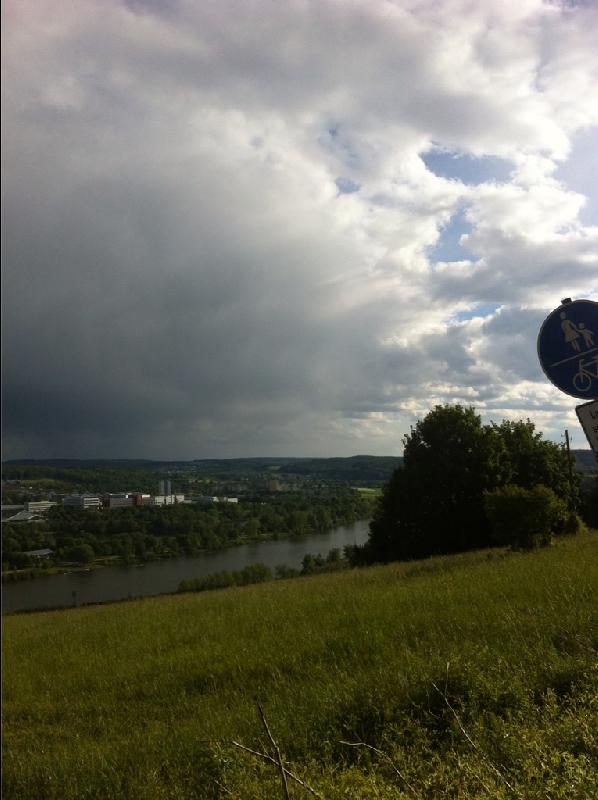 Donau und Wolken